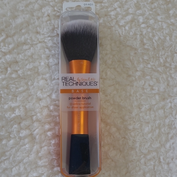 Real Techniques Other - NEW Real Techniques Base Makeup Powder Brush 01401 Pro Plush Head Long Handle